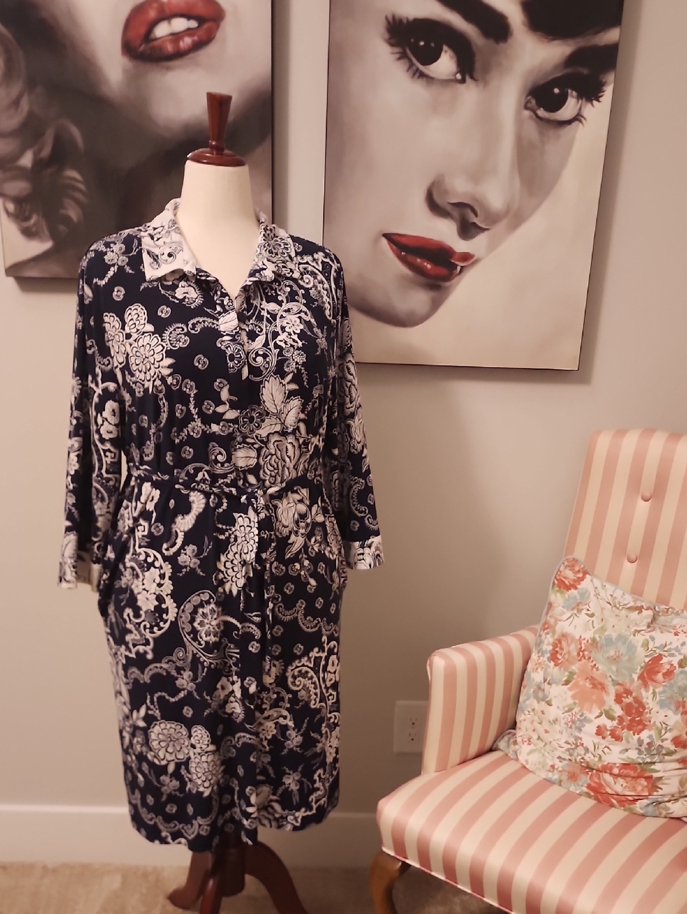 Chico's Navy and White Floral Printed Dress 3 (16)